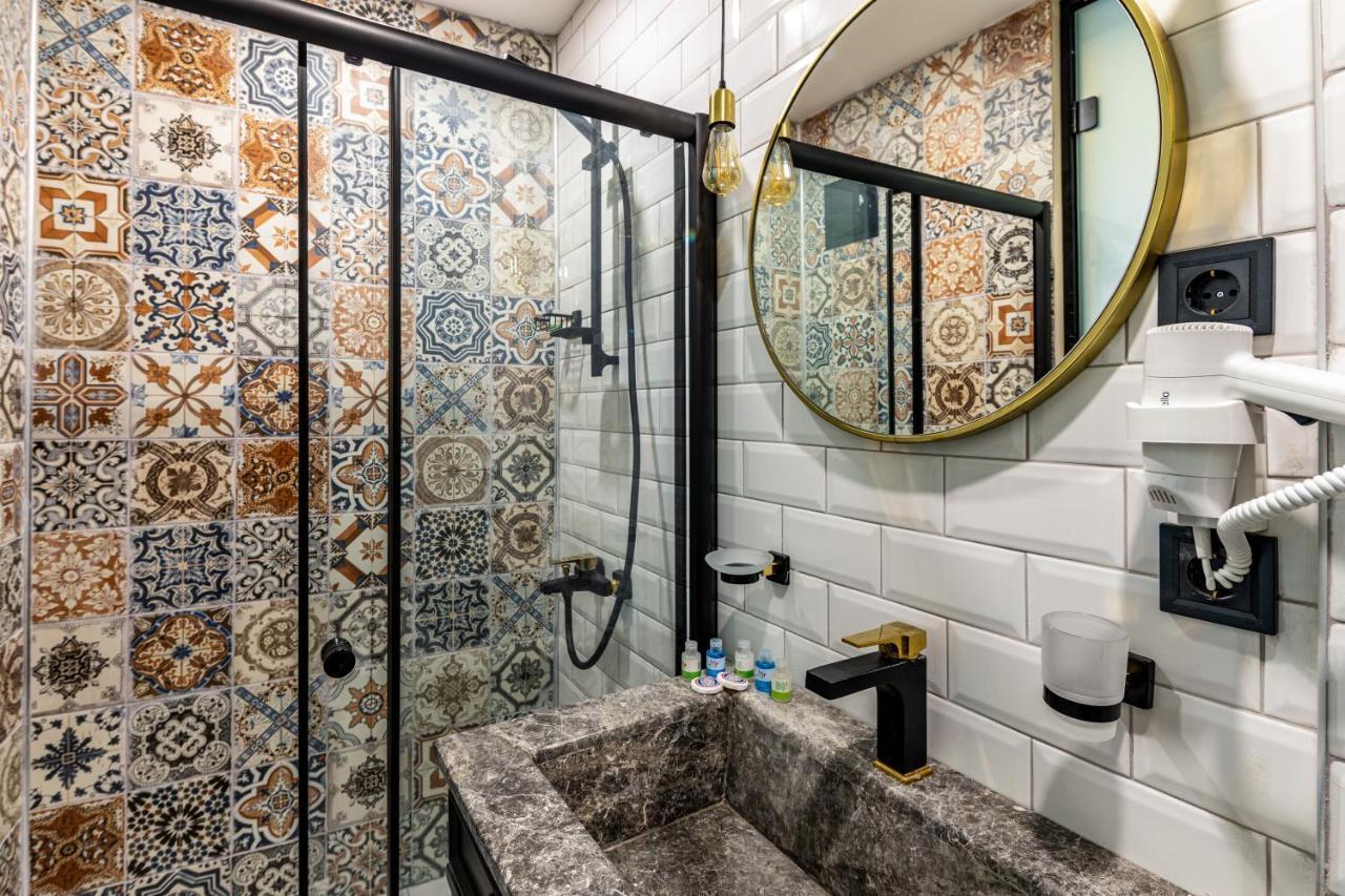 Interstar Hotel Istanbul Bagian luar foto
