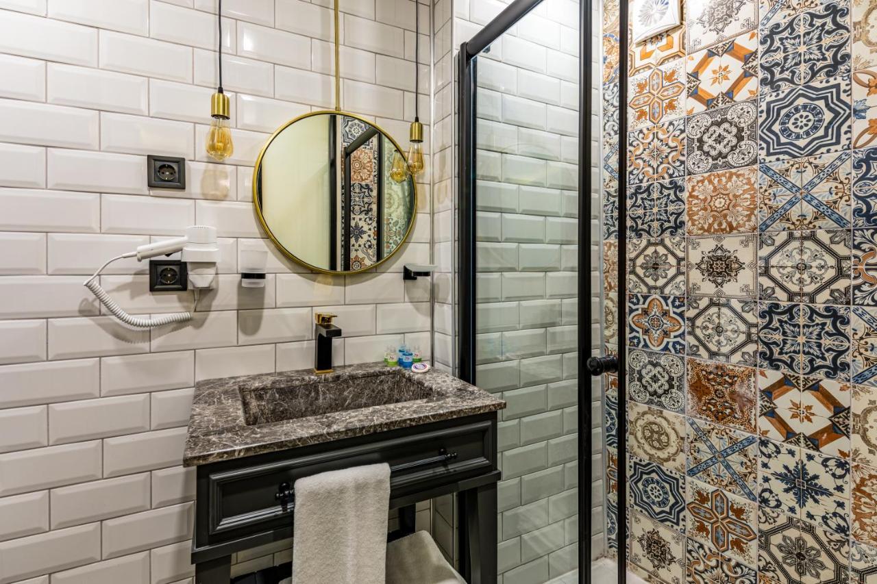Interstar Hotel Istanbul Bagian luar foto